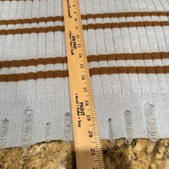 ' SO® Cropped Women’s Large Open-Stitch Hem Crewneck Sweater - Picture 9 of 10